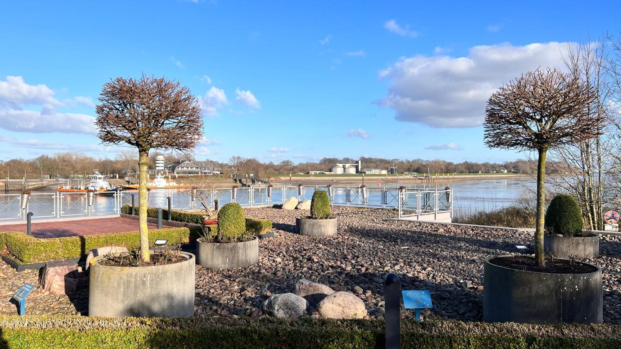 Gaestehaus Weserblick Am Weser-Sandstrand Berne Eksteriør bilde