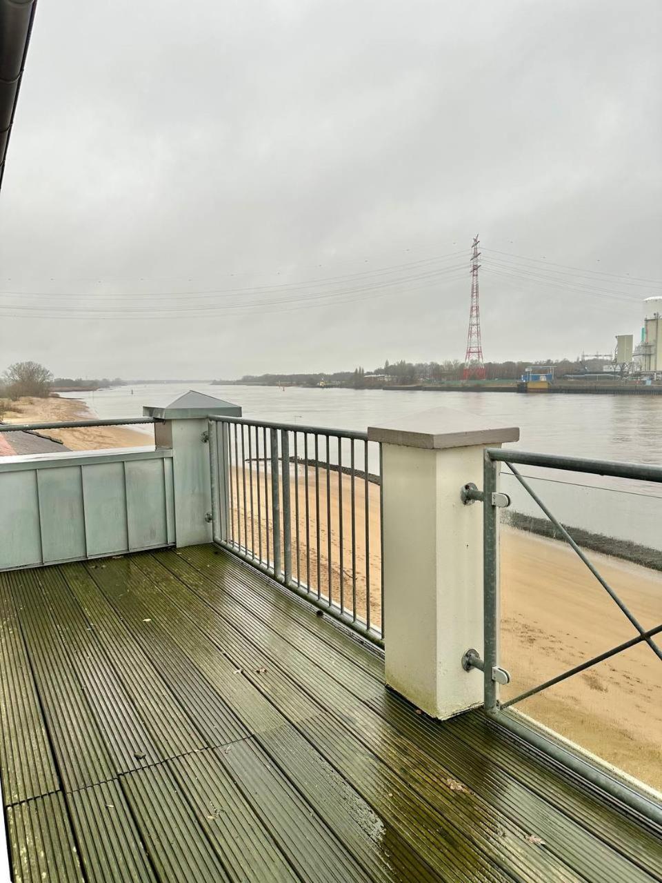 Gaestehaus Weserblick Am Weser-Sandstrand Berne Eksteriør bilde
