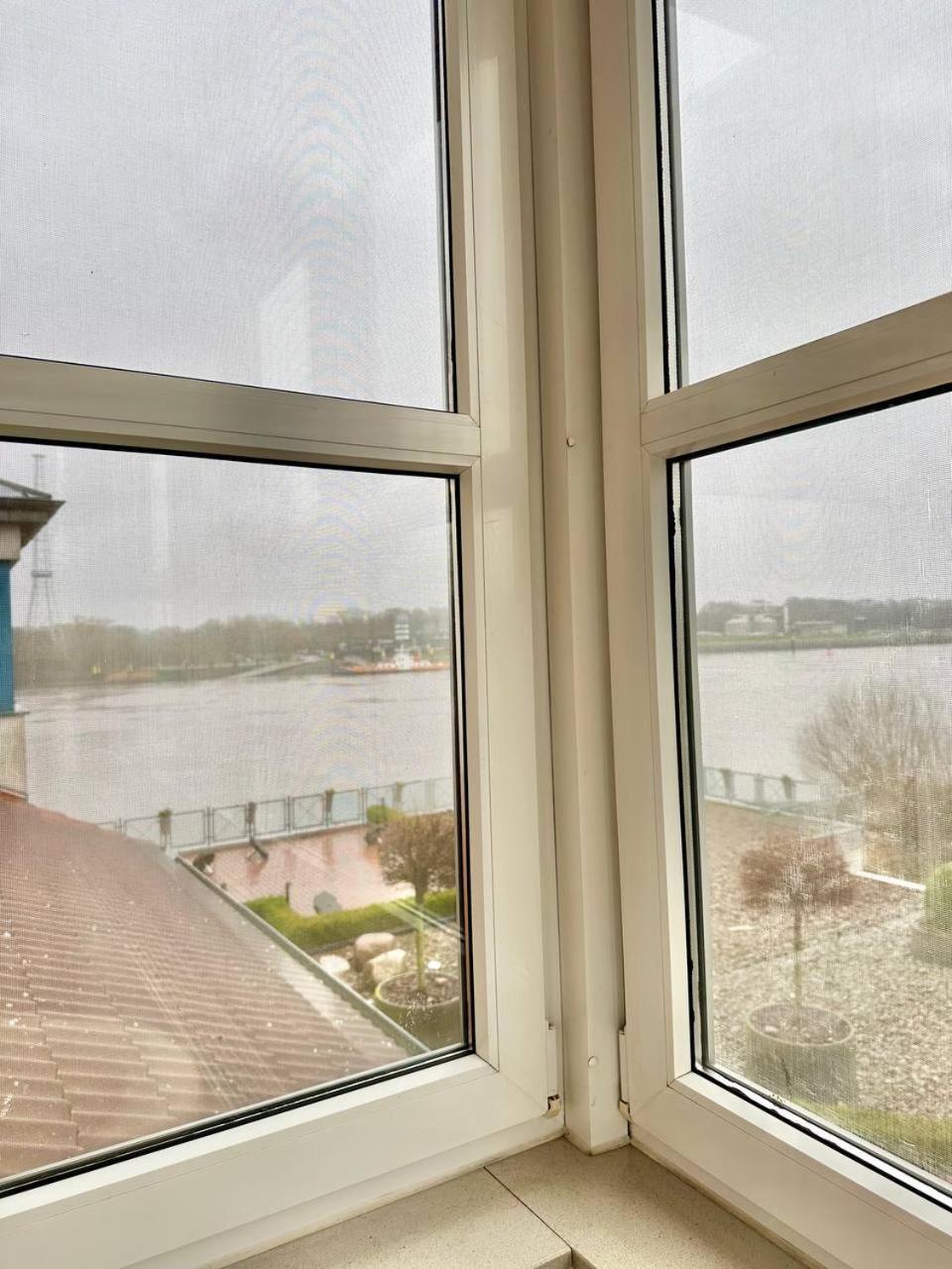 Gaestehaus Weserblick Am Weser-Sandstrand Berne Eksteriør bilde